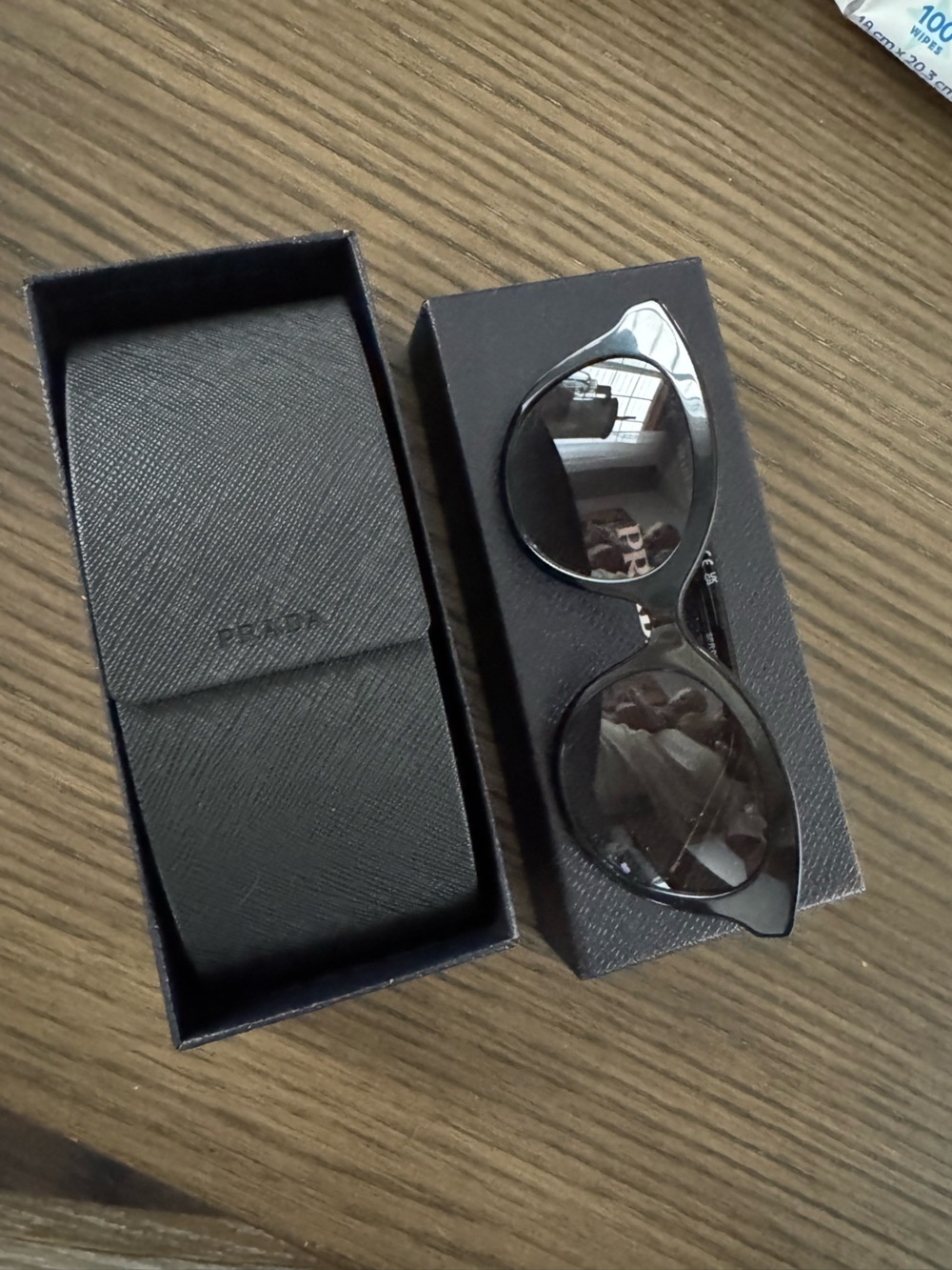 NWT PRADA CATEYE SUNGLASSES ❤️